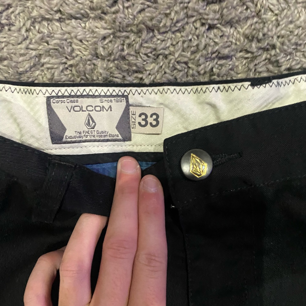 volcom worn once skater shorts